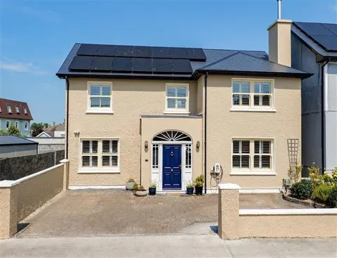 15 Monksfield, Salthill, Galway