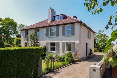 17 Lenaboy Park, Salthill, Galway