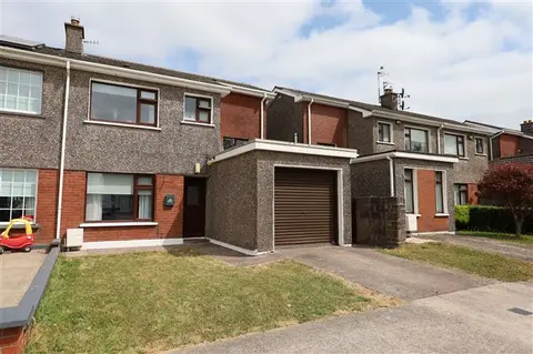 17 Owenabue Circle, Carrigaline, Cork